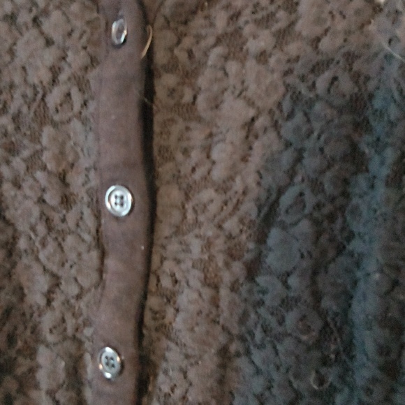 Floral lace front black button up - Picture 2 of 2